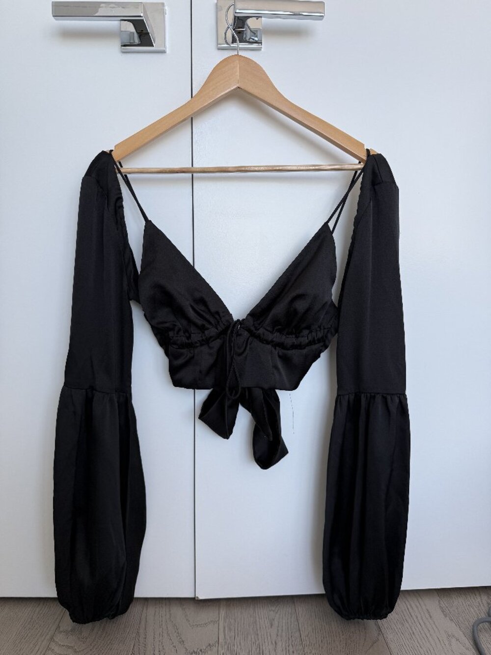 Sabo Skirt Satin Puff Sleeve Blouse Tie Bow Black Size XS